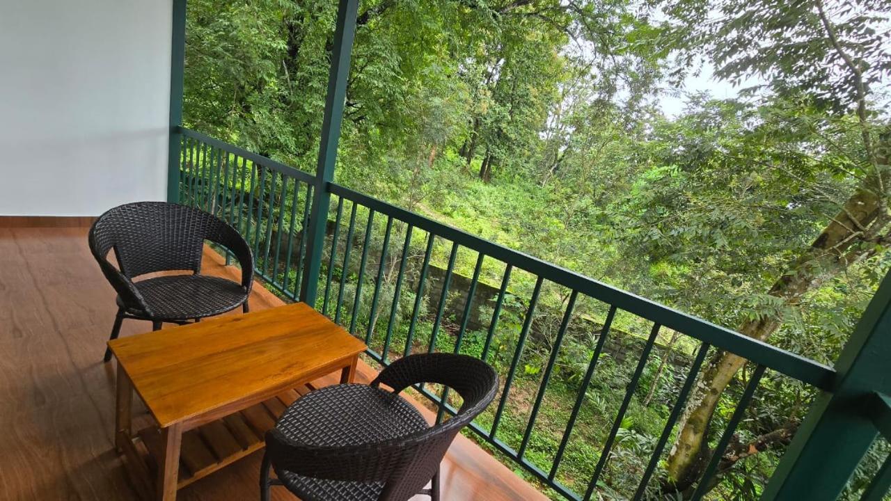 Green Aura Hotel สุลต่านบาเทรี ภายนอก รูปภาพ
